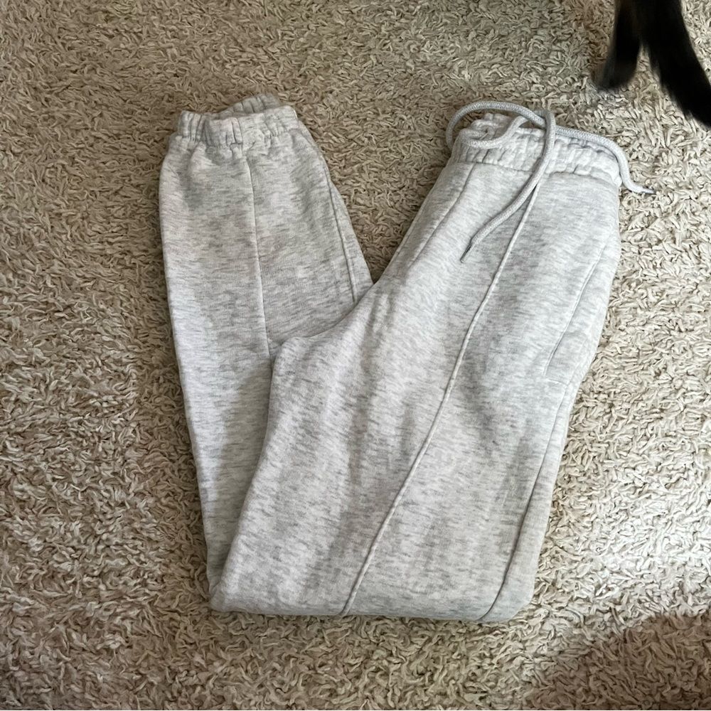 aritzia bershka grey high rise joggers size xs